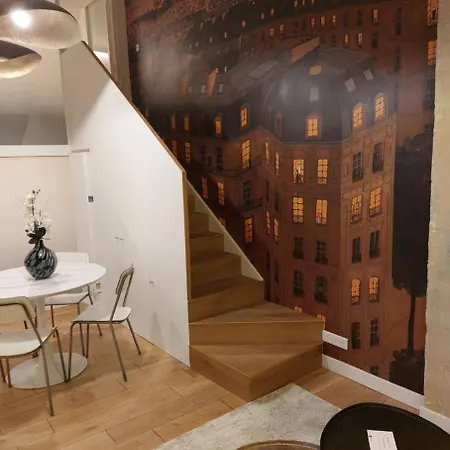 Centre - At Apartment