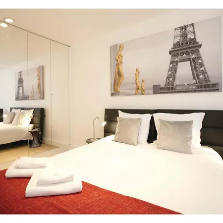Apartment Centre - At Paris
