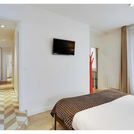 Apartment Centre - At Paris