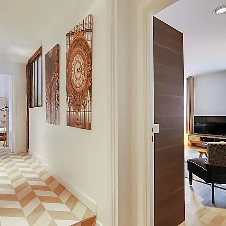 Centre - At Apartman Párizs
