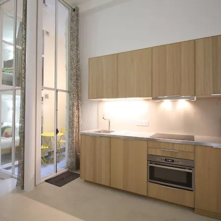Apartment Centre - At Paris
